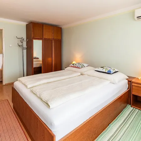 Rosi Apartmán Krk Town